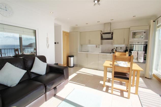Redcliffe Apartments Caswell Bay10