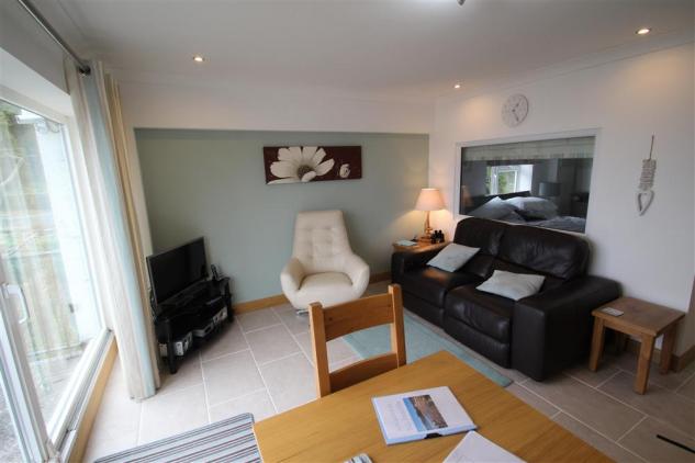 Redcliffe Apartments Caswell Bay12