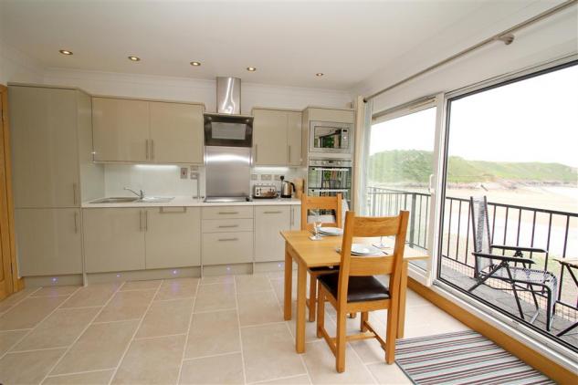 Redcliffe Apartments Caswell Bay8