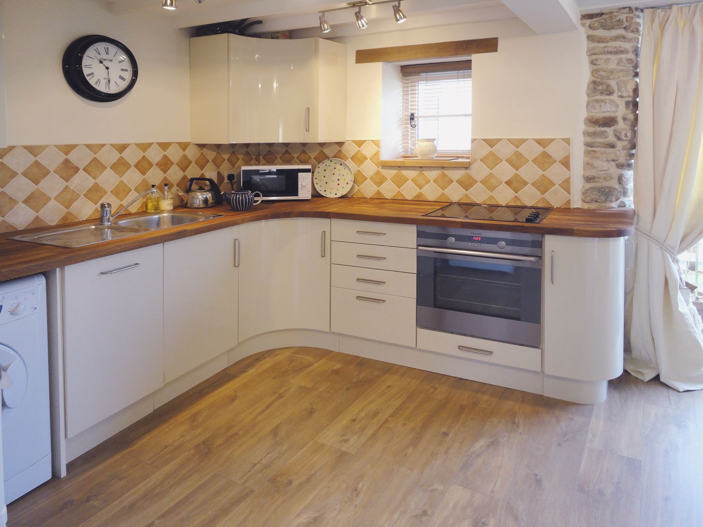 Rose Cottage In Rawridge Holiday Home Kitchen