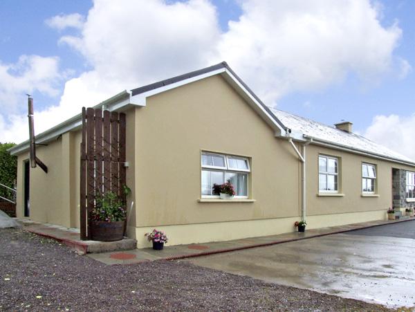 Holiday Cottage Reviews for Eagle's Crest Cottage - Cottage Holiday in Killorglin, Kerry