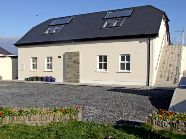 Holiday Cottage Reviews for Clair House 2 - Self Catering Property in Lahinch, Clare