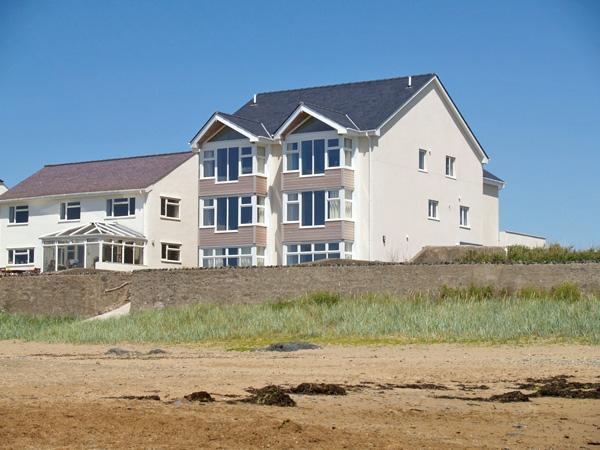 Holiday Cottage Reviews for Craig y Don - Cottage Holiday in Rhosneigr, Isle of Anglesey