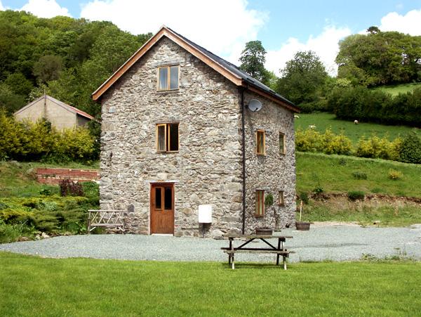 Holiday Cottage Reviews for The Old Mill - Self Catering in Llanfyllin, Powys