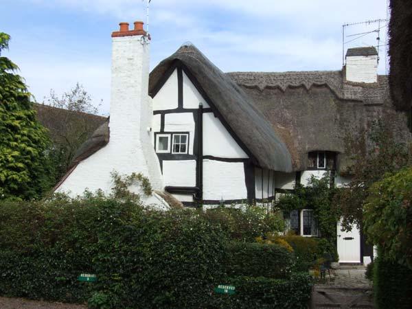 Holiday Cottage Reviews for Bluebell Cottage - Self Catering in Shottery, Warwickshire