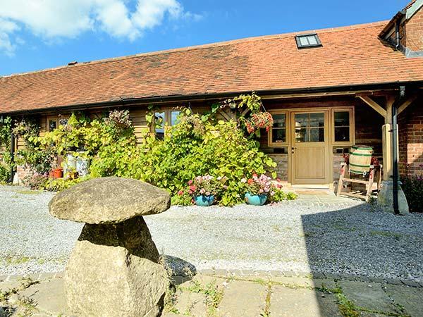 Holiday Cottage Reviews for Dairy Barn - Self Catering in Kilmington, Wiltshire