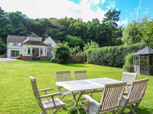 Holiday Cottage Reviews for Woodhill Cottage - Cottage Holiday in Holmbury St Mary, Surrey