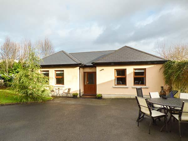 Holiday Cottage Reviews for 5 Kilnamanagh Manor - Self Catering Property in Dundrum, Tipperary