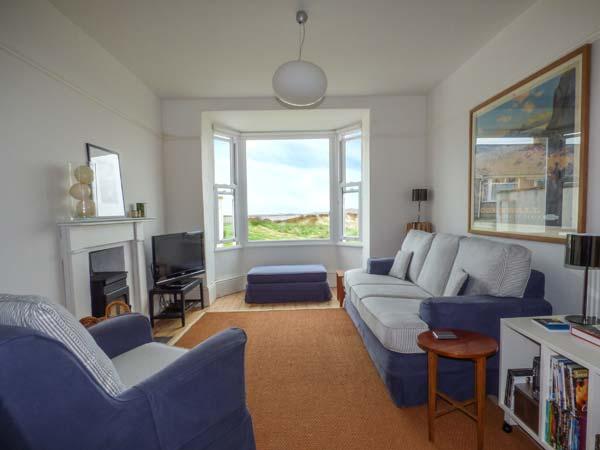 Holiday Cottage Reviews for Sandy Bank - Cottage Holiday in Rhosneigr, Isle of Anglesey