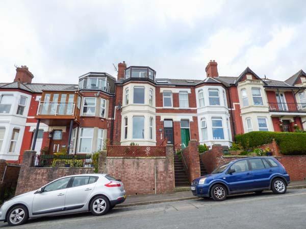 Holiday Cottage Reviews for Upstairs Flat Crow's Nest - Holiday Cottage in Barry Island, West Glamorgan