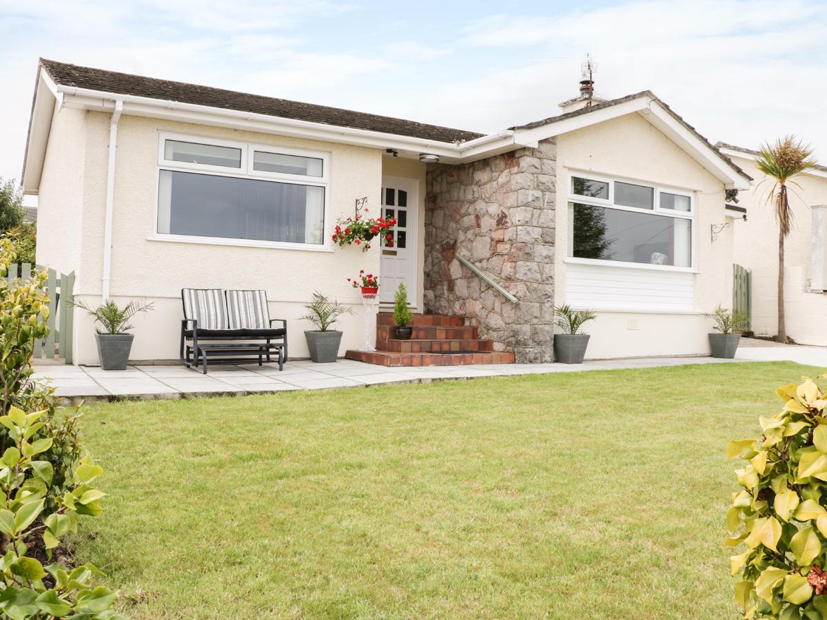 Holiday Cottage Reviews for Marbuchan - Holiday Cottage in Benllech, Isle of Anglesey