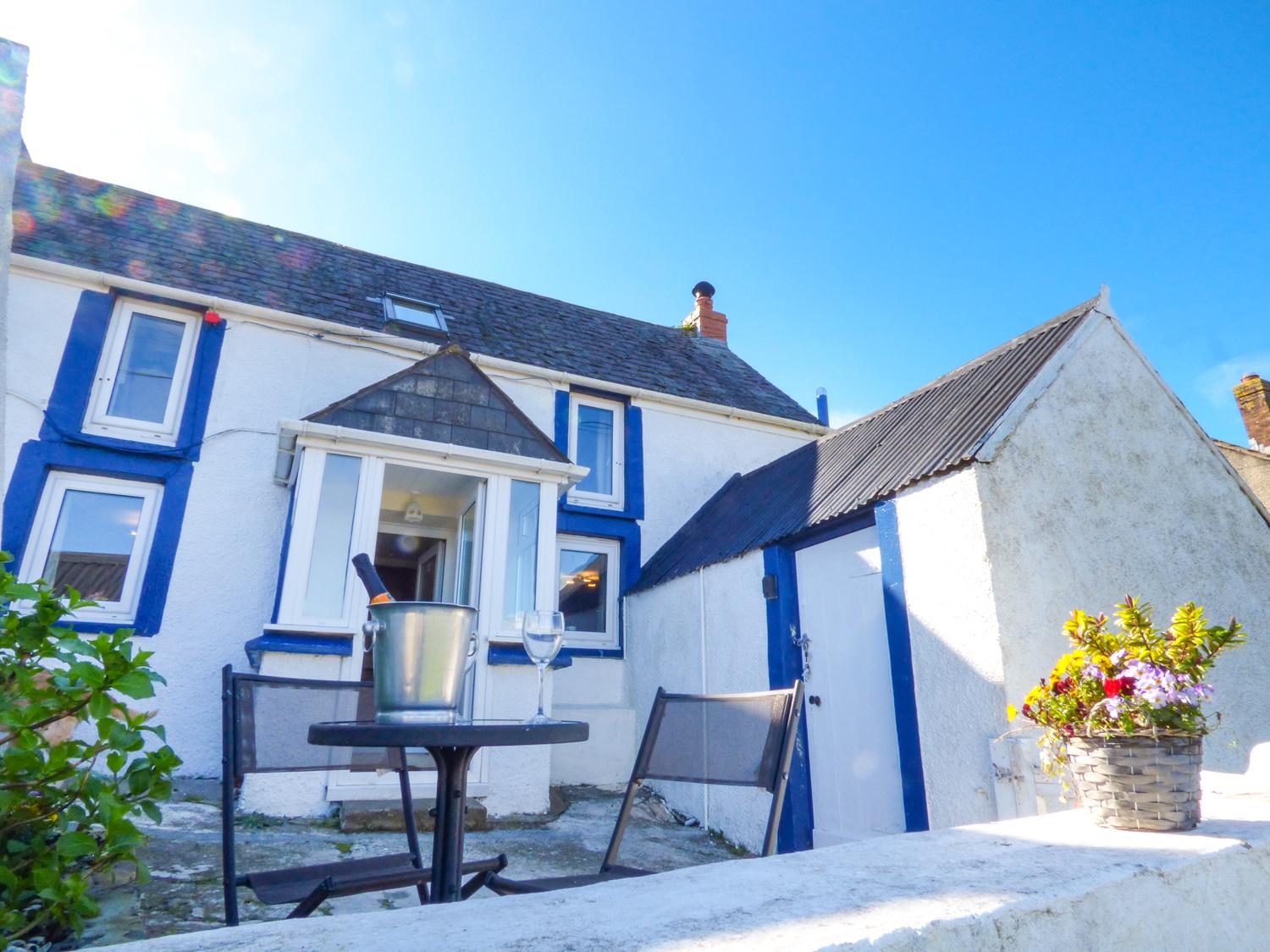 Holiday Cottage Reviews for Fisherman's Cottage - Cottage Holiday in St Ishmaels, Pembrokeshire