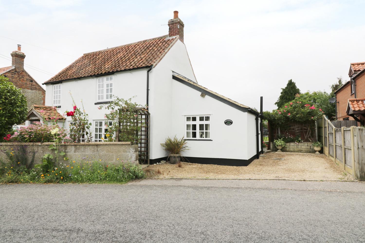 Holiday Cottage Reviews for Hollyhedge Cottage - Self Catering Property in Briston, Norfolk