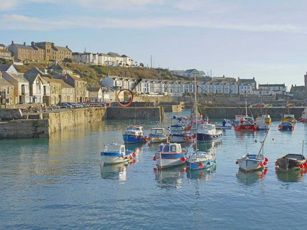 Holiday Cottage Reviews for Sea Star - Holiday Cottage in Porthleven, Cornwall inc Scilly