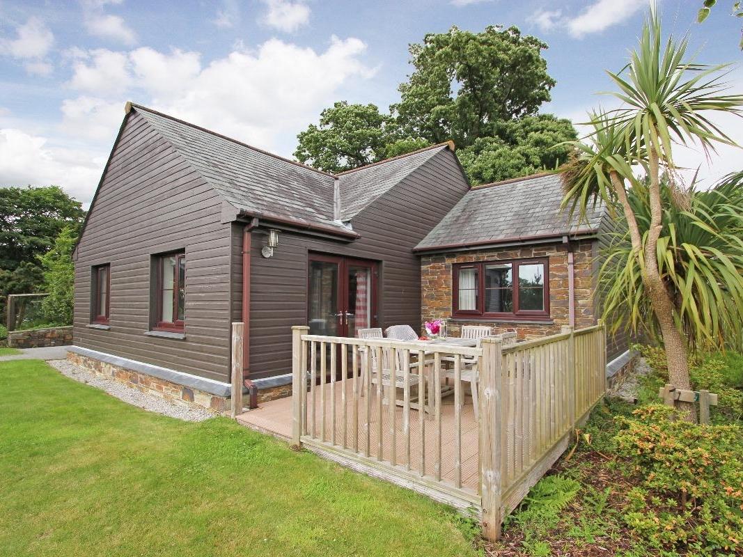 Holiday Cottage Reviews for Finns Lodge - Holiday Cottage in Fowey, Cornwall inc Scilly