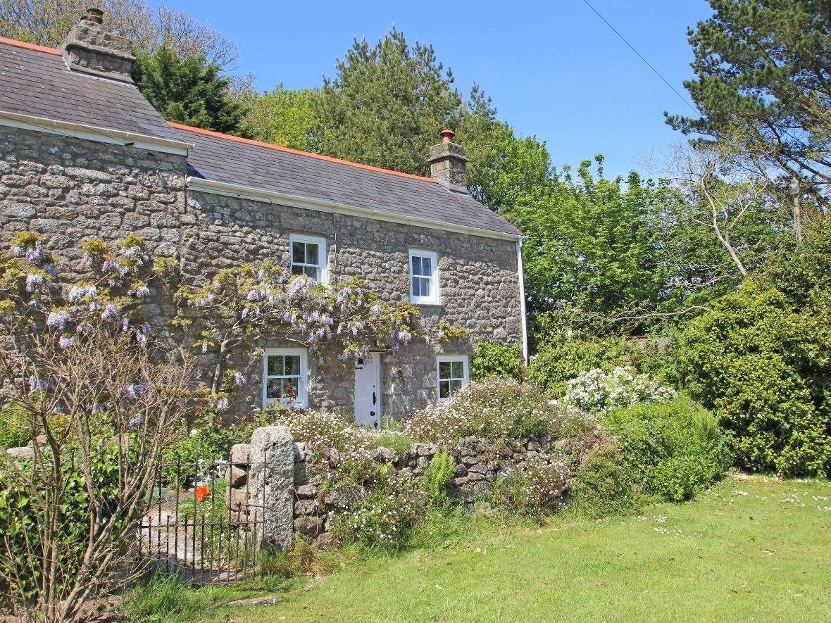 Holiday Cottage Reviews for Woodpecker Cottage - Holiday Cottage in Helston, Cornwall inc Scilly