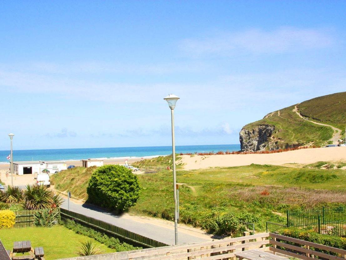 Holiday Cottage Reviews for Ocean Blue - Self Catering Property in Porthtowan, Cornwall inc Scilly