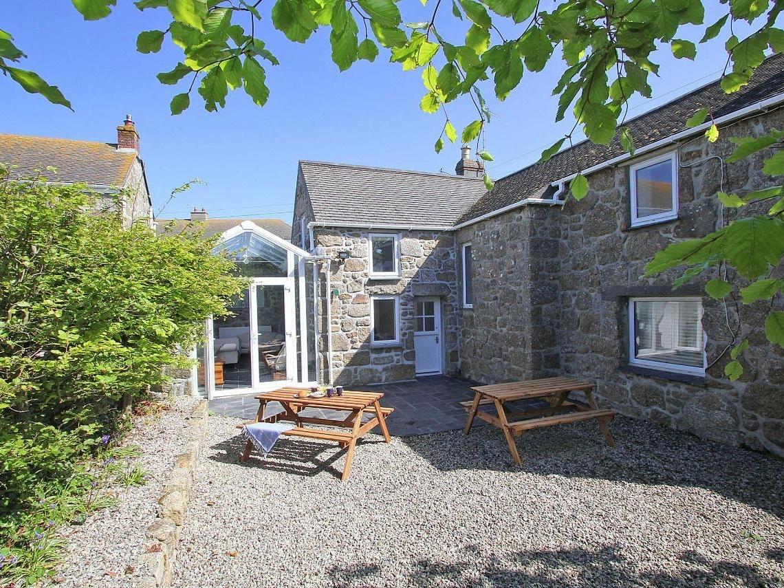 Holiday Cottage Reviews for Forge Cottage - Self Catering in Sennen Cove, Cornwall inc Scilly