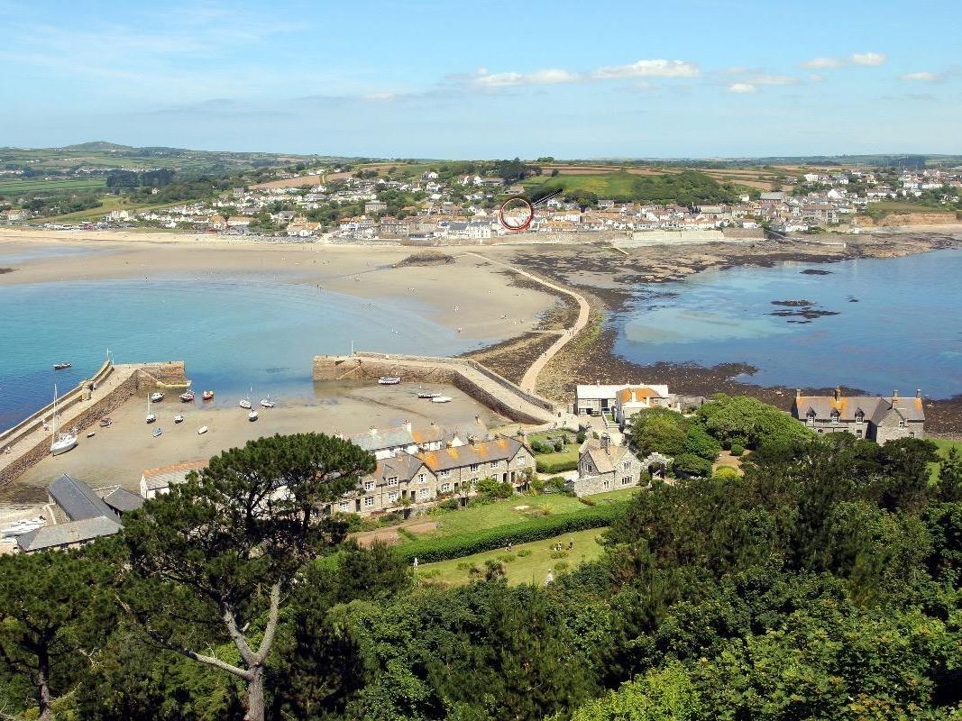 Holiday Cottage Reviews for Sterling House - Self Catering Property in Marazion, Cornwall inc Scilly