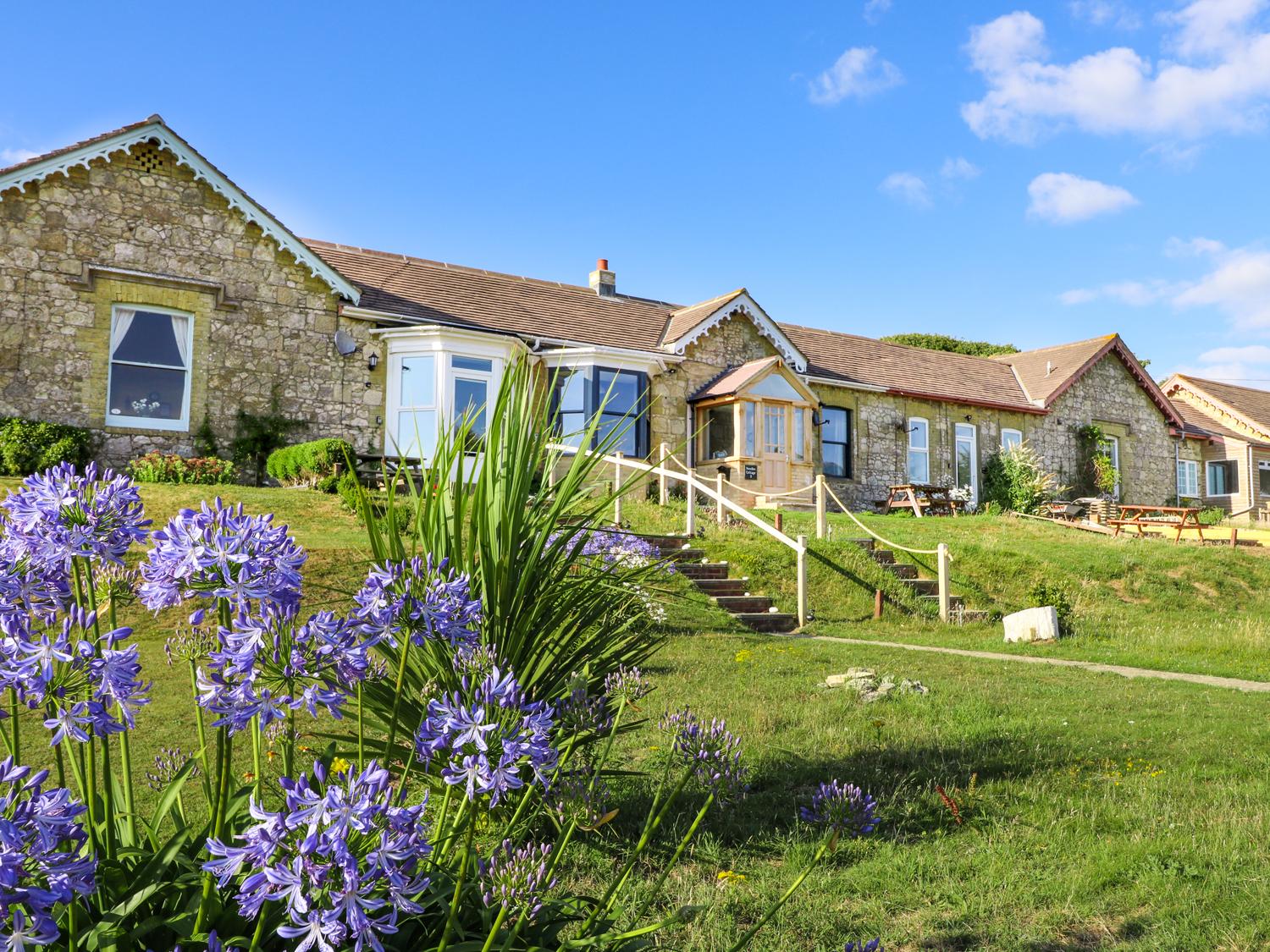 Holiday Cottage Reviews for Needles Cottage - Holiday Cottage in Totland, Isle of Wight