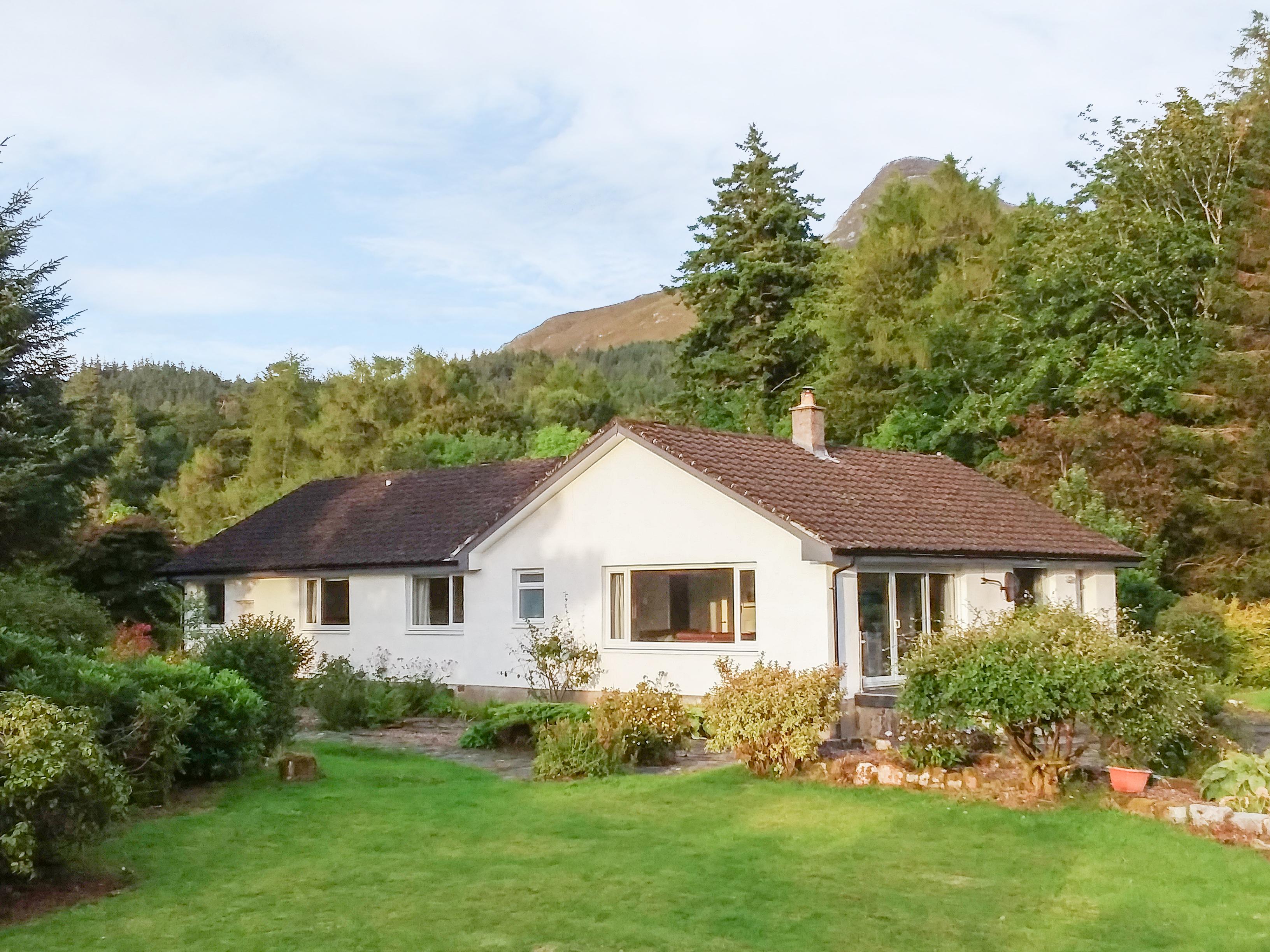 Holiday Cottage Reviews for Tigh Ban - Cottage Holiday in Glencoe, Highlands