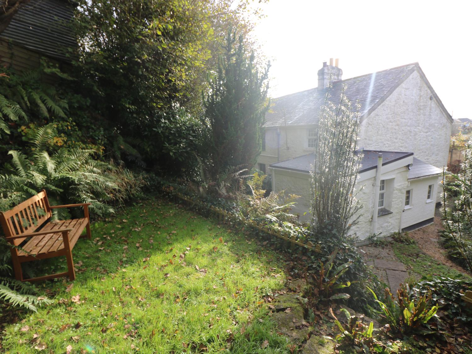 Holiday Cottage Reviews for Tinners Cottage - Cottage Holiday in St Cleer, Cornwall inc Scilly