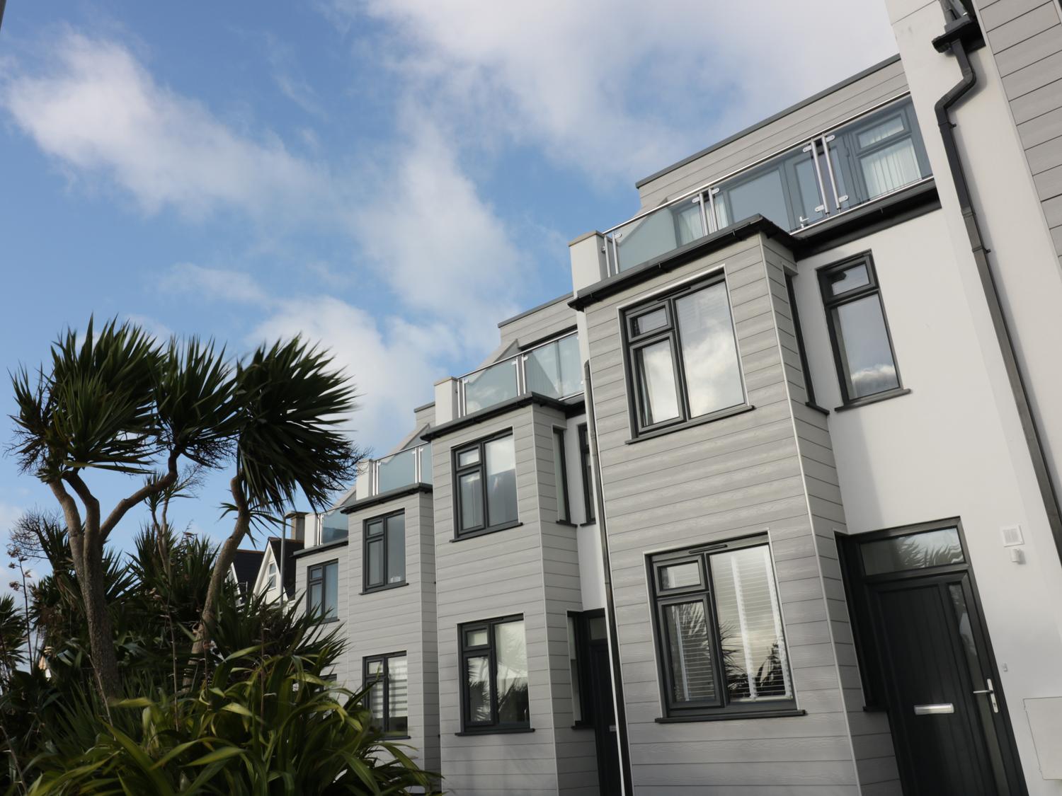 Holiday Cottage Reviews for Fistral Breeze - Holiday Cottage in Newquay, Cornwall inc Scilly