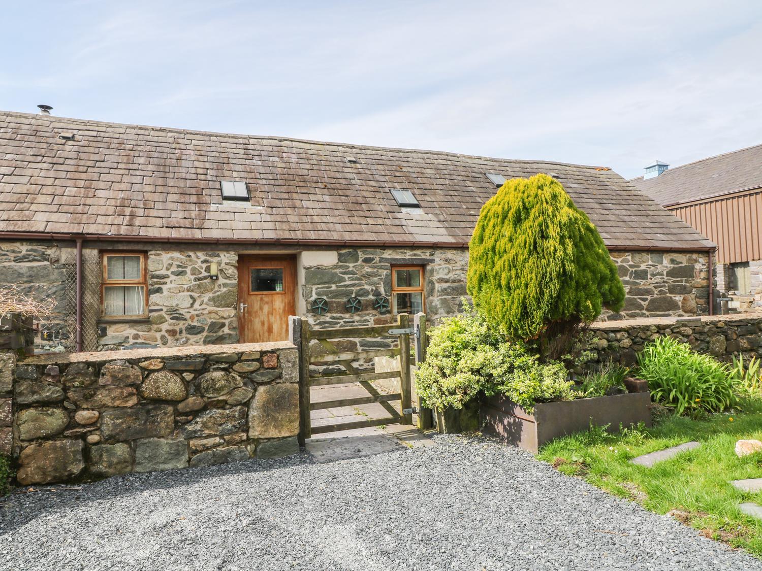 Holiday Cottage Reviews for Beudy Bach - Cottage Holiday in Y Felinheli, Gwynedd