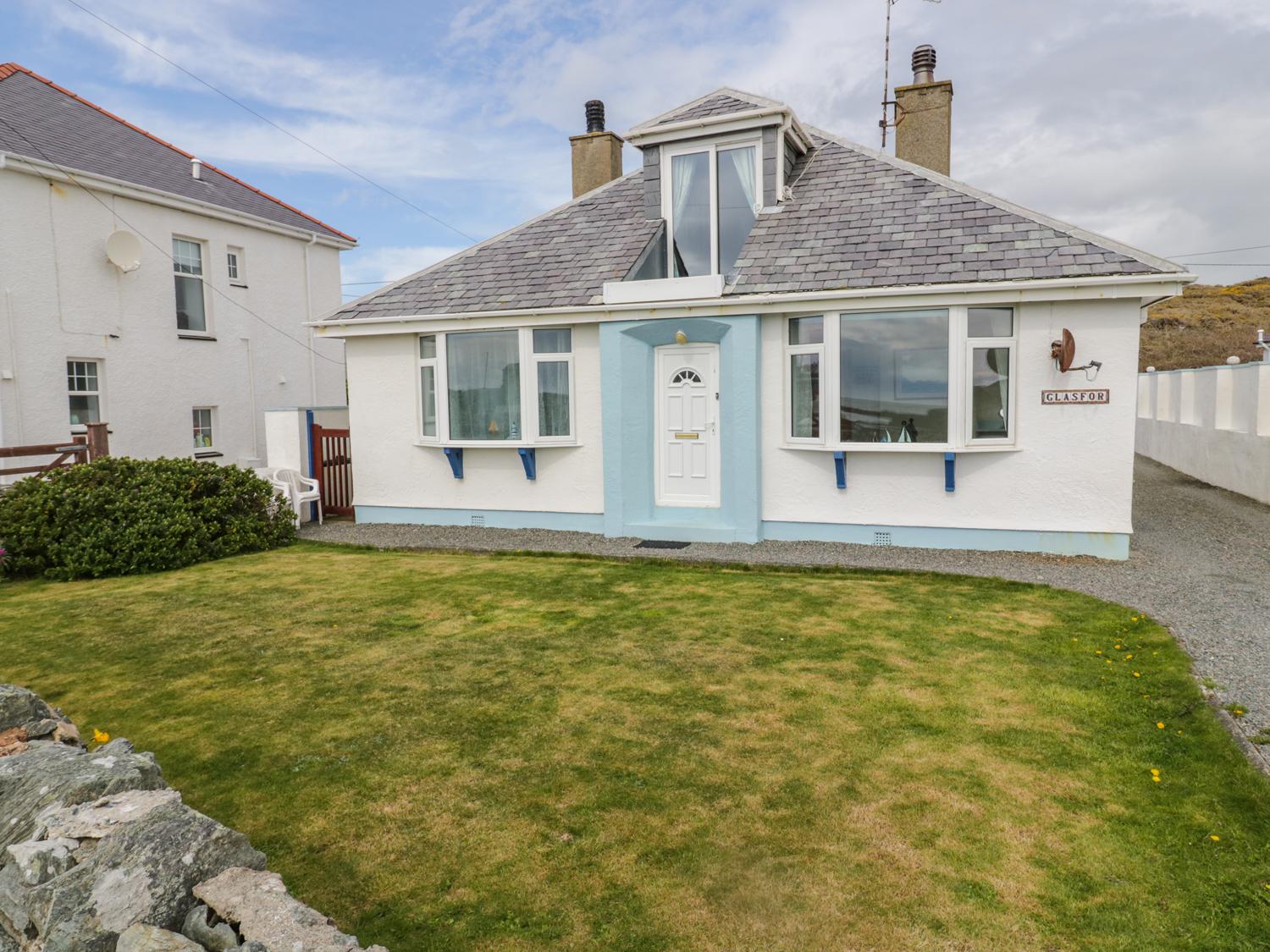 Holiday Cottage Reviews for Glasfor - Cottage Holiday in Trearddur Bay, Isle of Anglesey