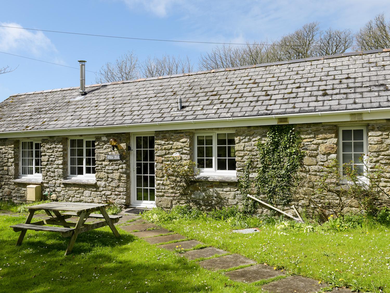 Holiday Cottage Reviews for Old Mill Cottage - Cottage Holiday in Camelford, Cornwall inc Scilly