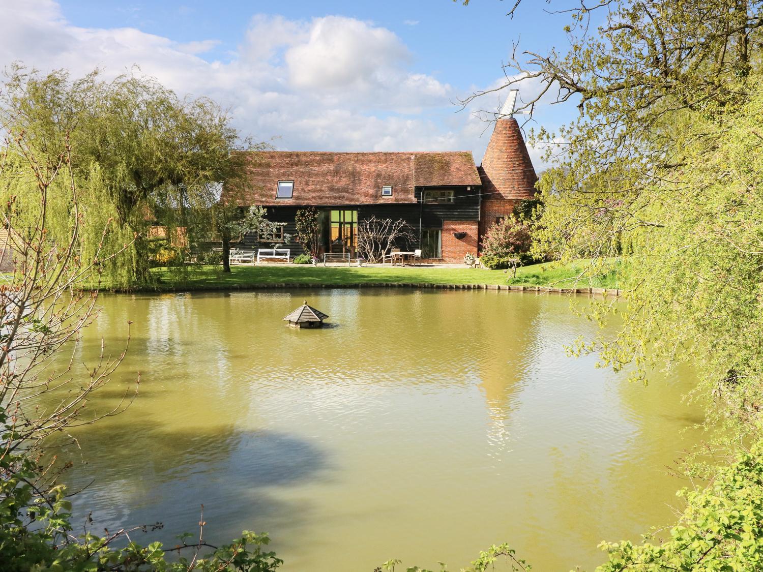 Holiday Cottage Reviews for Harbourne Oast - Cottage Holiday in Cranbrook, Kent