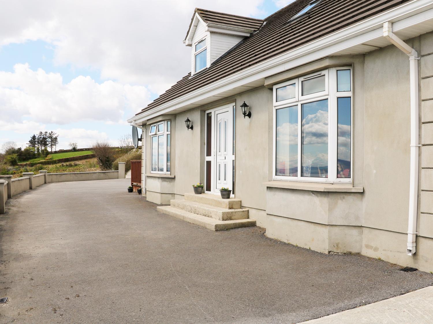 Holiday Cottage Reviews for Tullyally - Holiday Cottage in Greencastle, Donegal