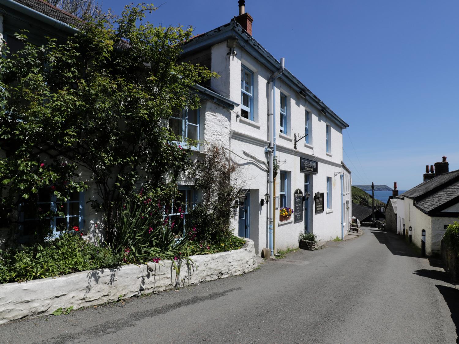 Holiday Cottage Reviews for Hillside - Holiday Cottage in Portloe, Cornwall inc Scilly