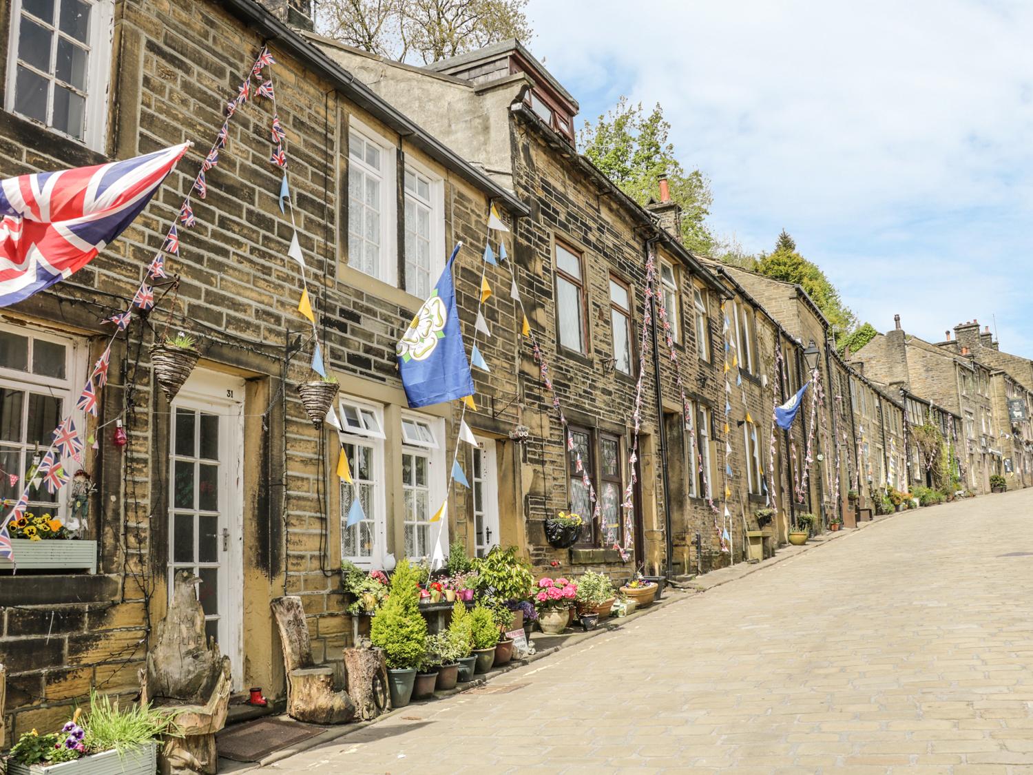 Holiday Cottage Reviews for 9 Main Street - Self Catering Property in Haworth, West Yorkshire