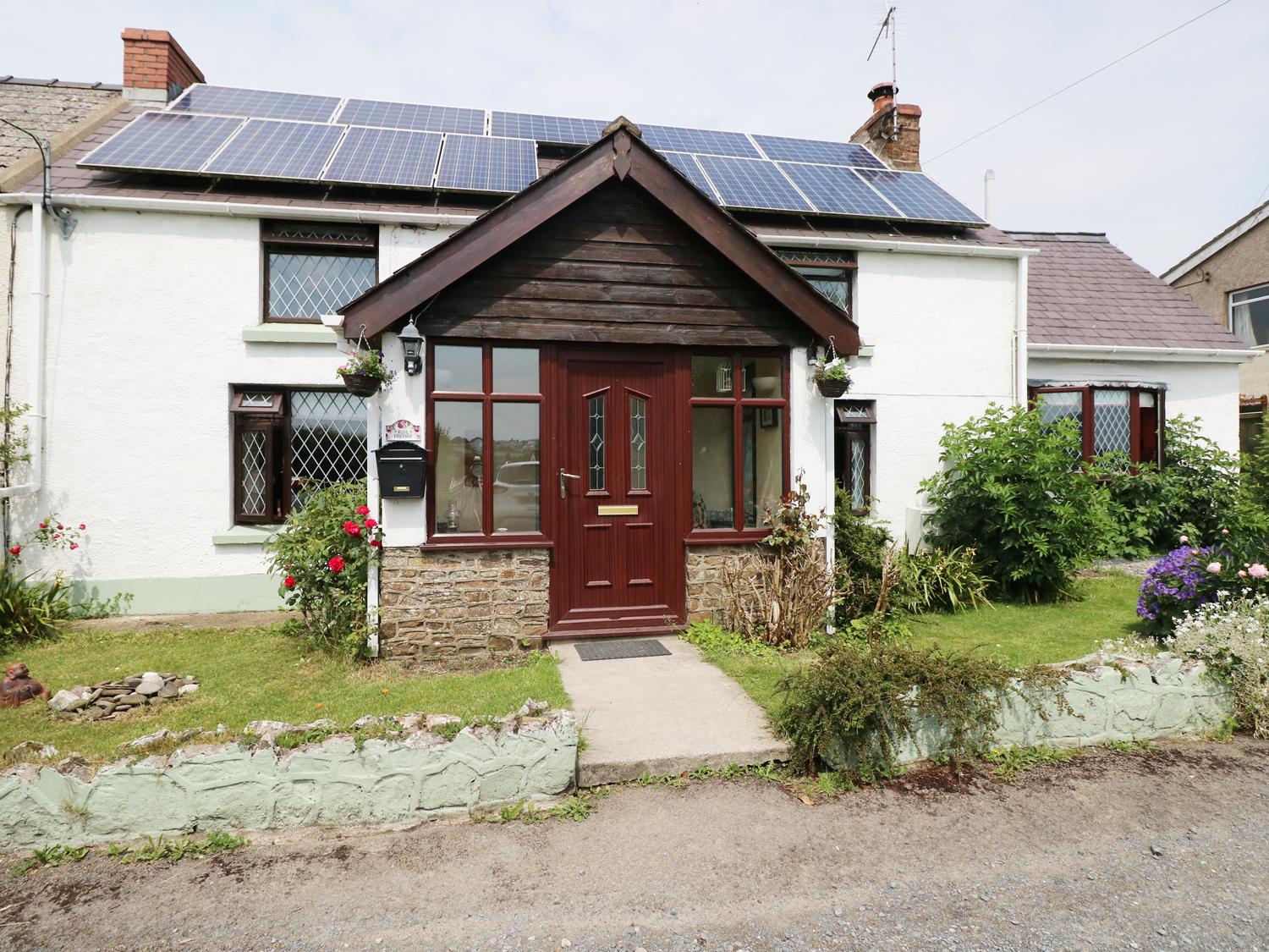Holiday Cottage Reviews for Rose Cottage - Cottage Holiday in Saundersfoot, Pembrokeshire