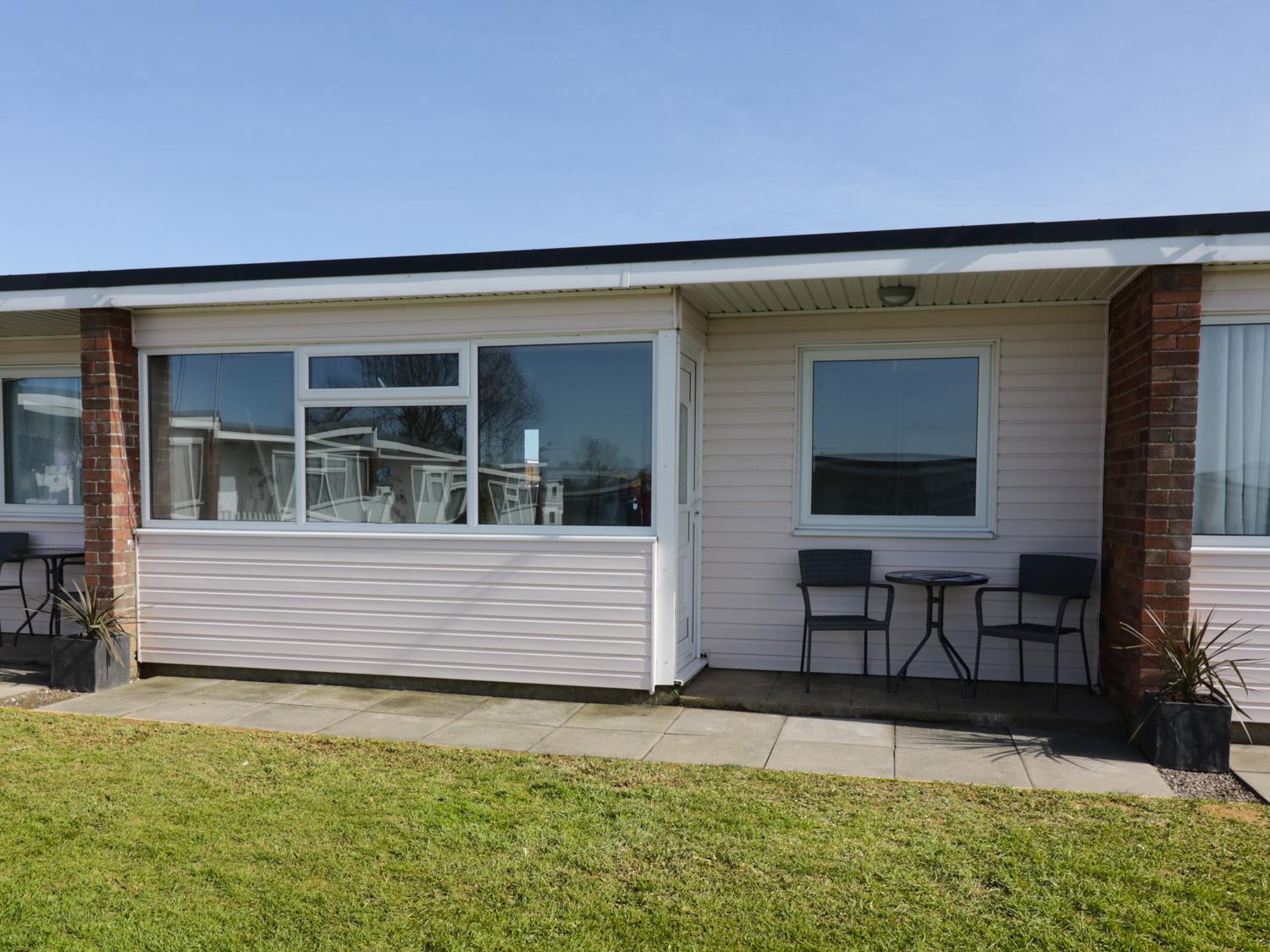 Holiday Cottage Reviews for 144 Sunbeach Chalet - Holiday Cottage in Caister on Sea, Norfolk