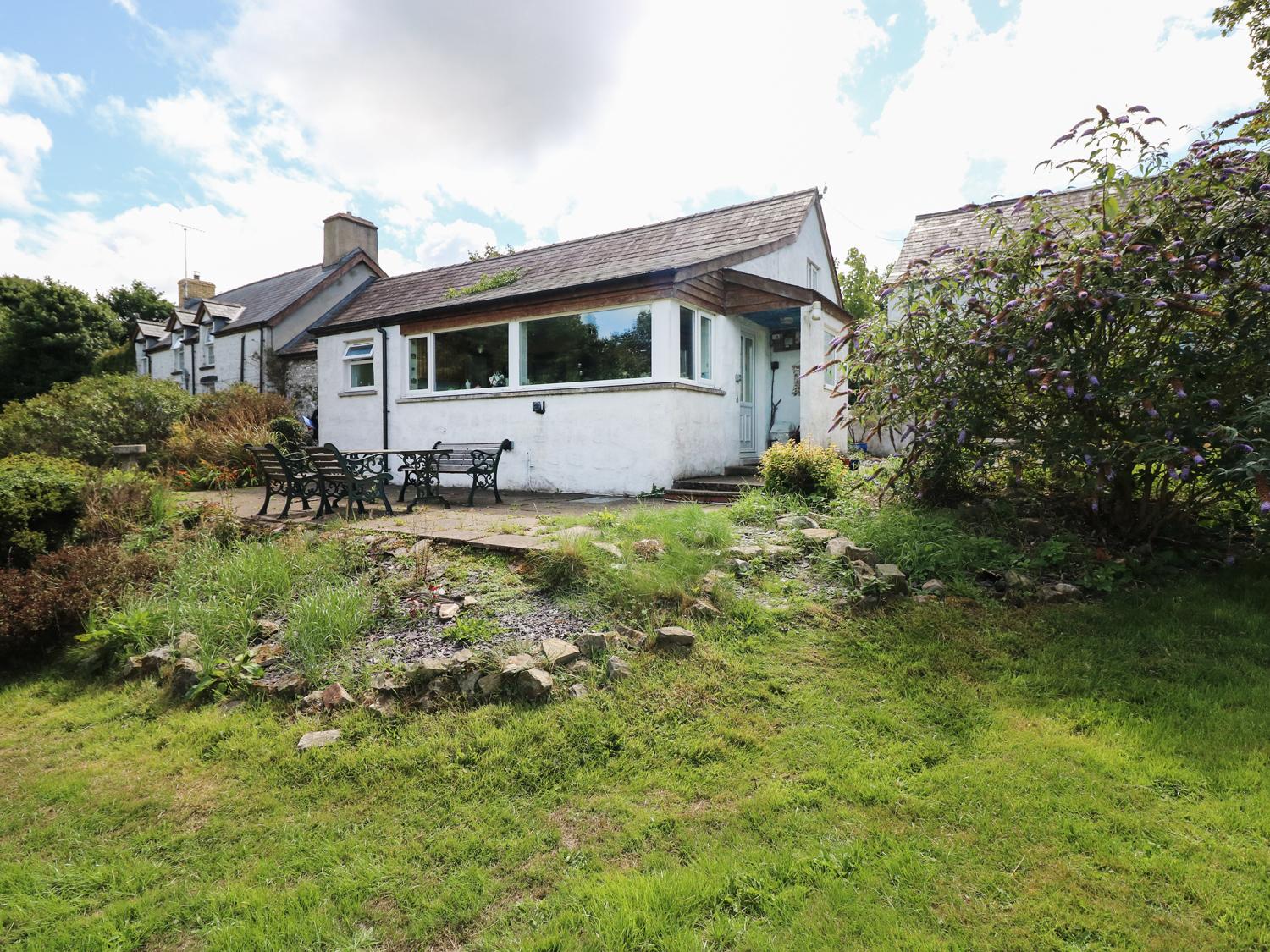 Holiday Cottage Reviews for Morfa Isaf Farm - Self Catering Property in Llangrannog, Ceredigion