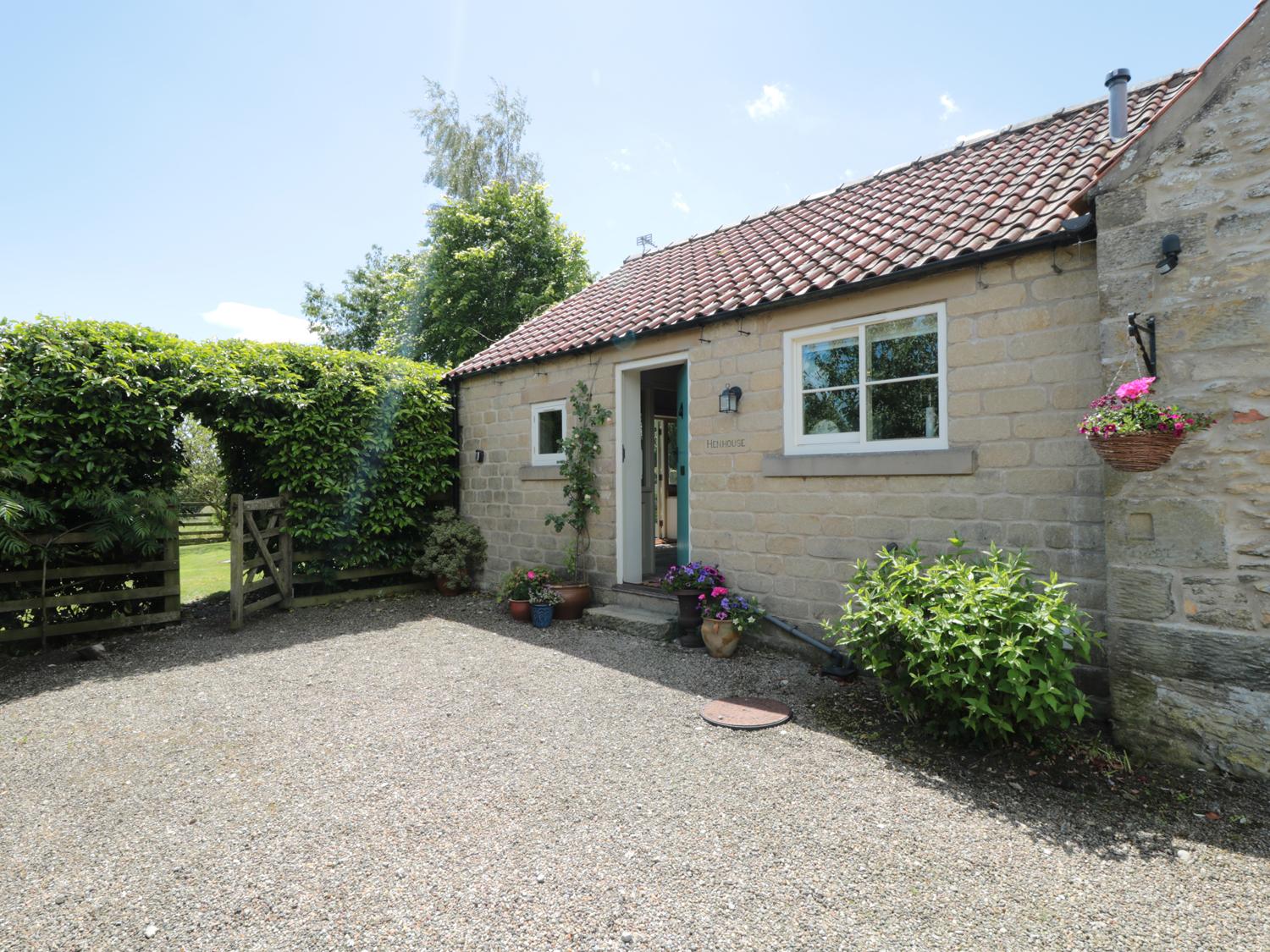 Holiday Cottage Reviews for Henhouse Cottage - Holiday Cottage in Gillamoor, North Yorkshire