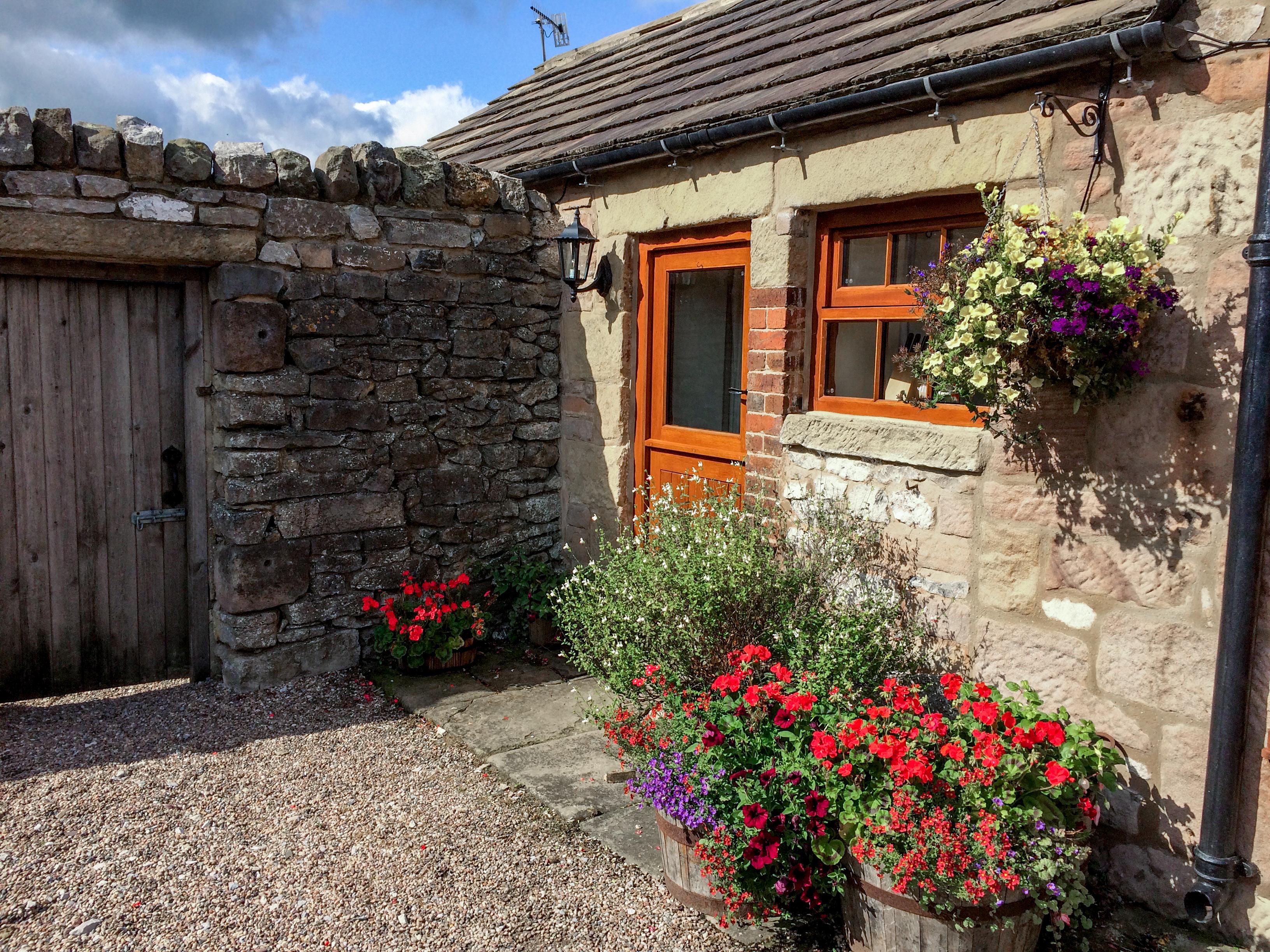 Holiday Cottage Reviews for The Cow Shed - Holiday Cottage in Youlgreave, Derbyshire