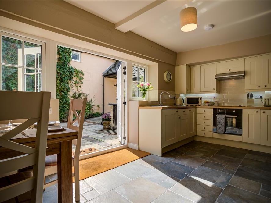 Holiday Cottage Reviews for Mill Race - Holiday Cottage in Burford, Oxfordshire