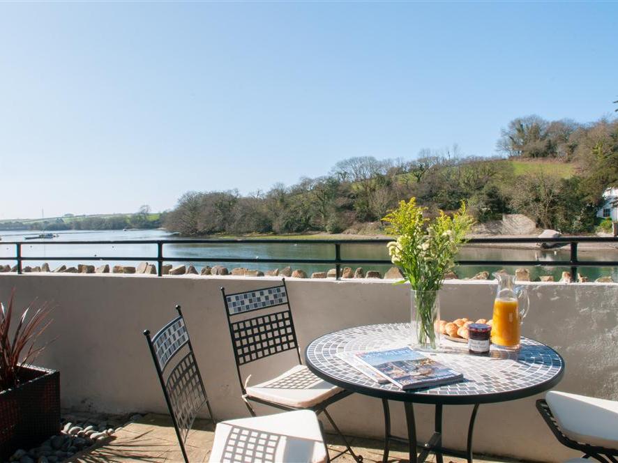 Holiday Cottage Reviews for 1 Crabshell Quay - Holiday Cottage in Kingsbridge, Devon