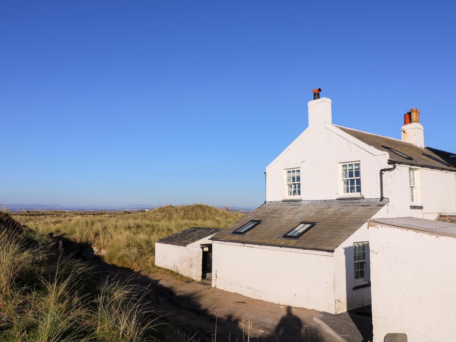 Holiday Cottage Reviews for 2 Lighthouse Cottage - Cottage Holiday in Walney Island, Cumbria