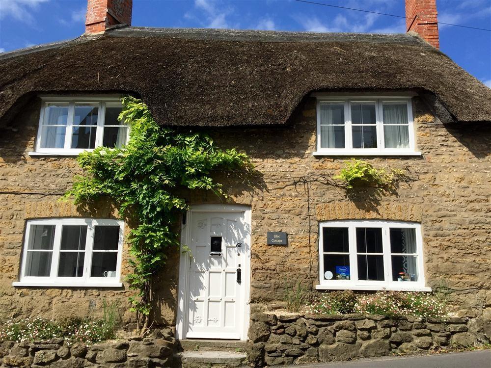 Holiday Cottage Reviews for Lilac Cottage - Cottage Holiday in Burton Bradstock, Dorset