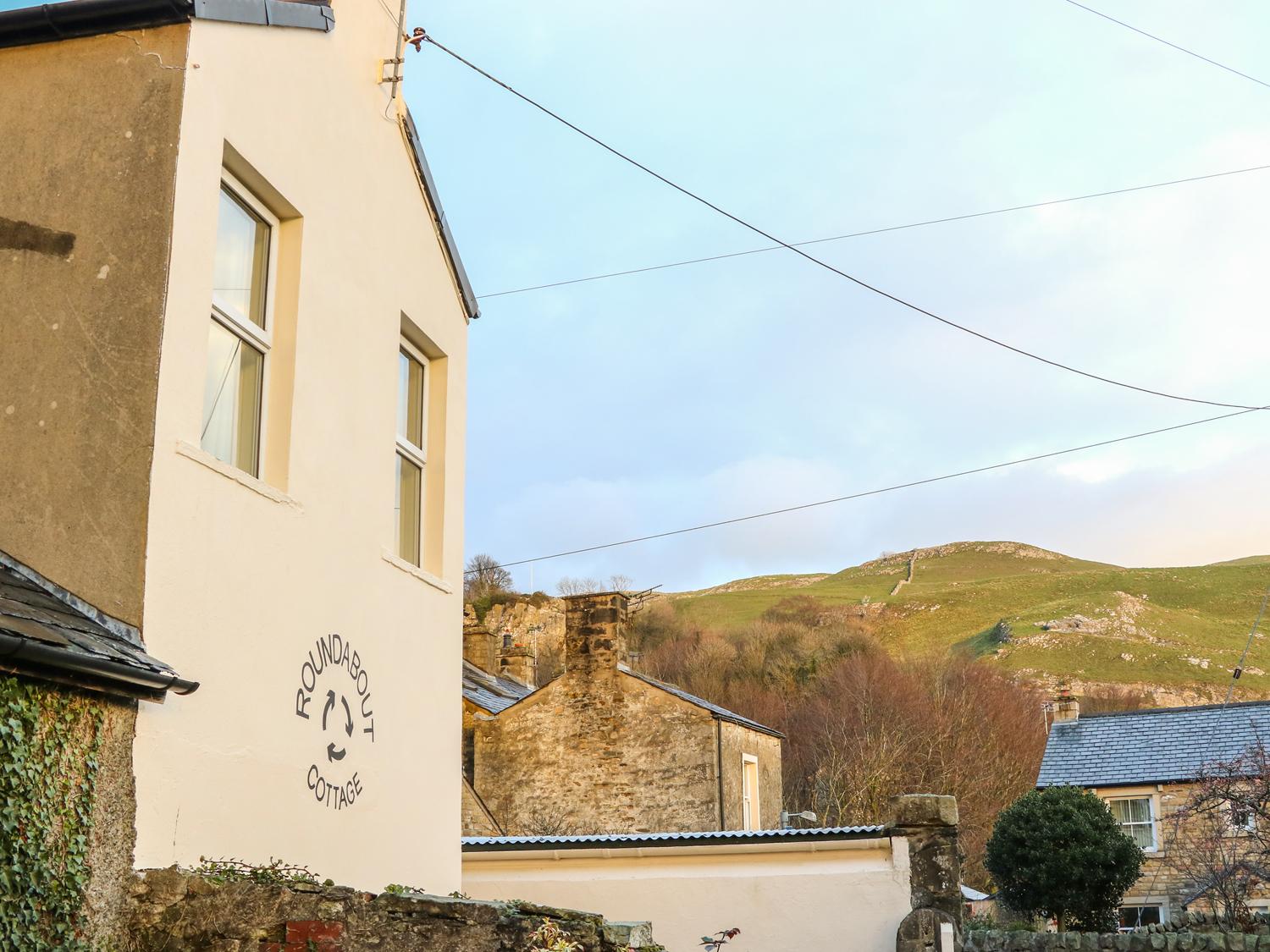 Holiday Cottage Reviews for Roundabout Cottage - Cottage Holiday in Settle, North Yorkshire