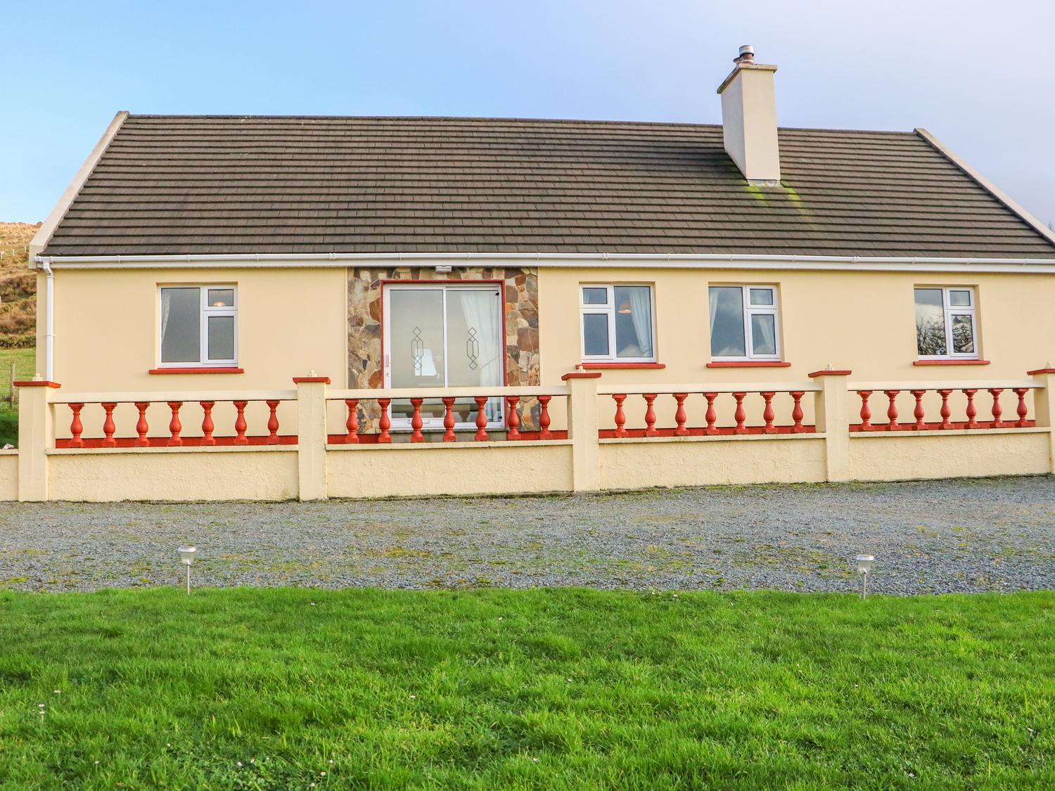 Holiday Cottage Reviews for Upper Haven - Holiday Cottage in Eyeries, Cork