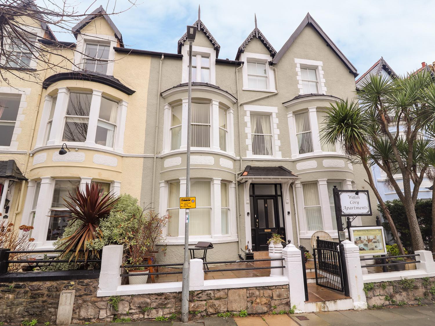 Holiday Cottage Reviews for Flat 3 - Holiday Cottage in Llandudno, Conwy