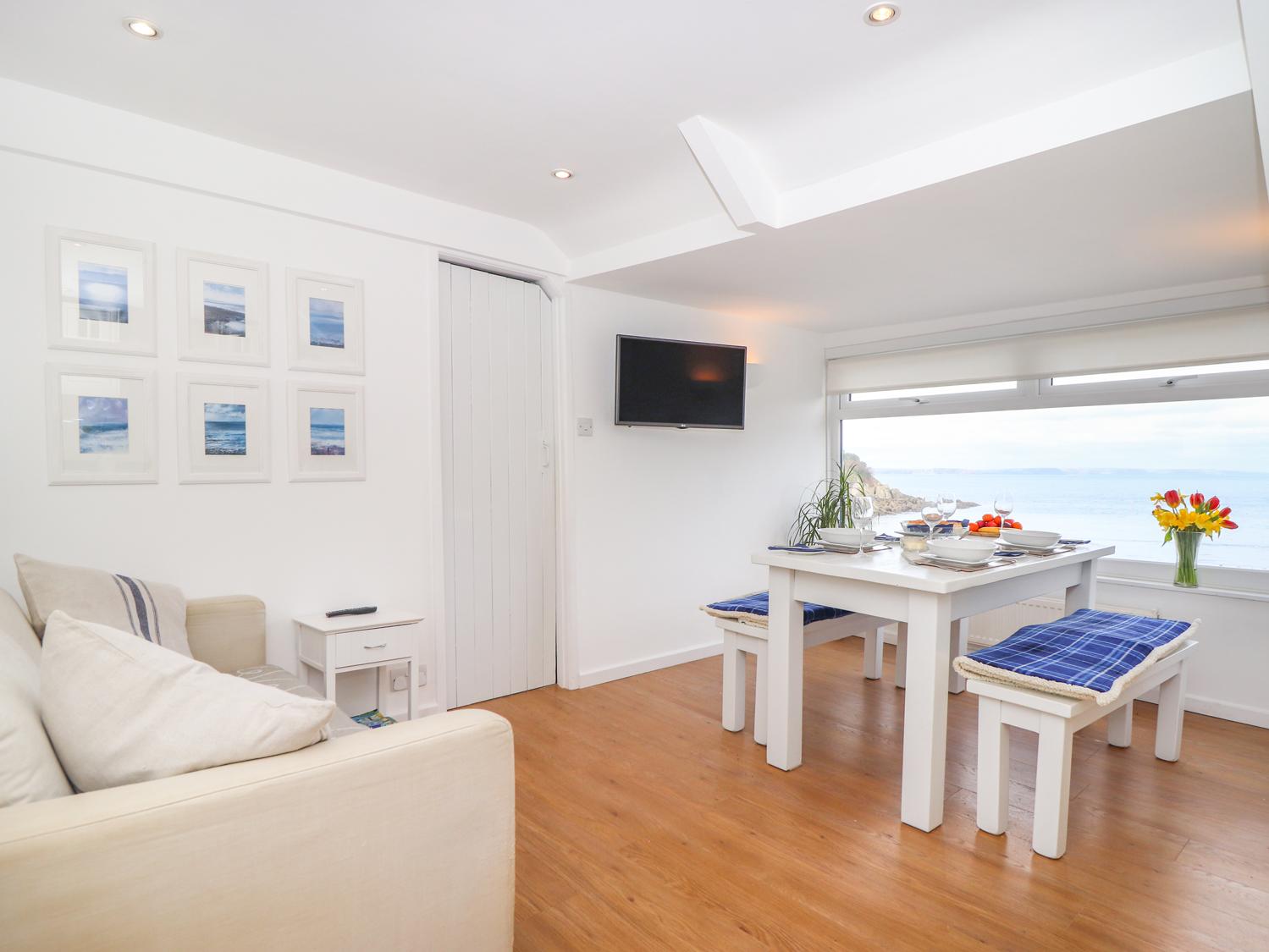 Holiday Cottage Reviews for The Loft at Beach House - Holiday Cottage in Mevagissey, Cornwall inc Scilly