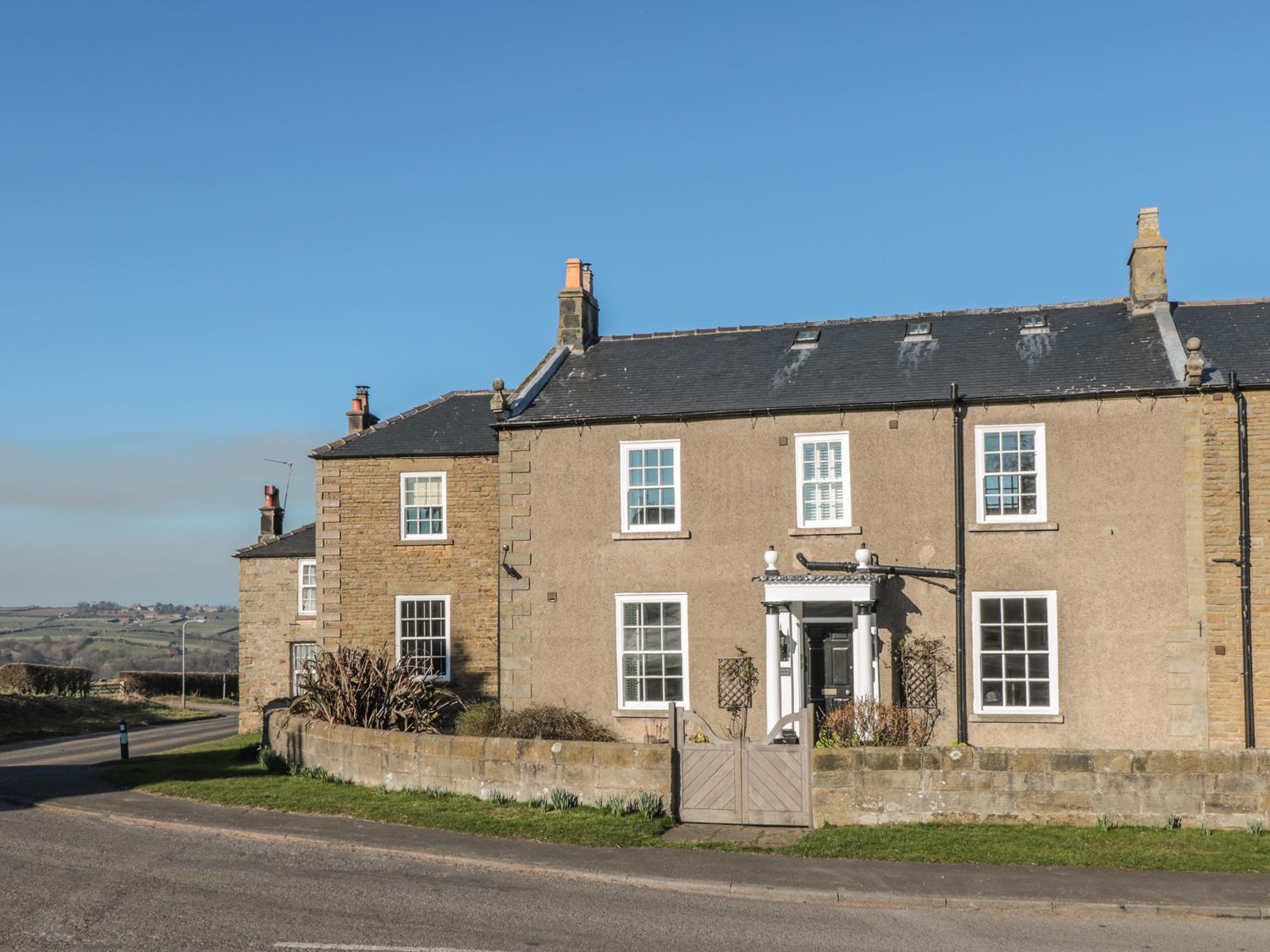 Holiday Cottage Reviews for Sneaton Hall Apartment 4 - Holiday Cottage in Whitby, North Yorkshire