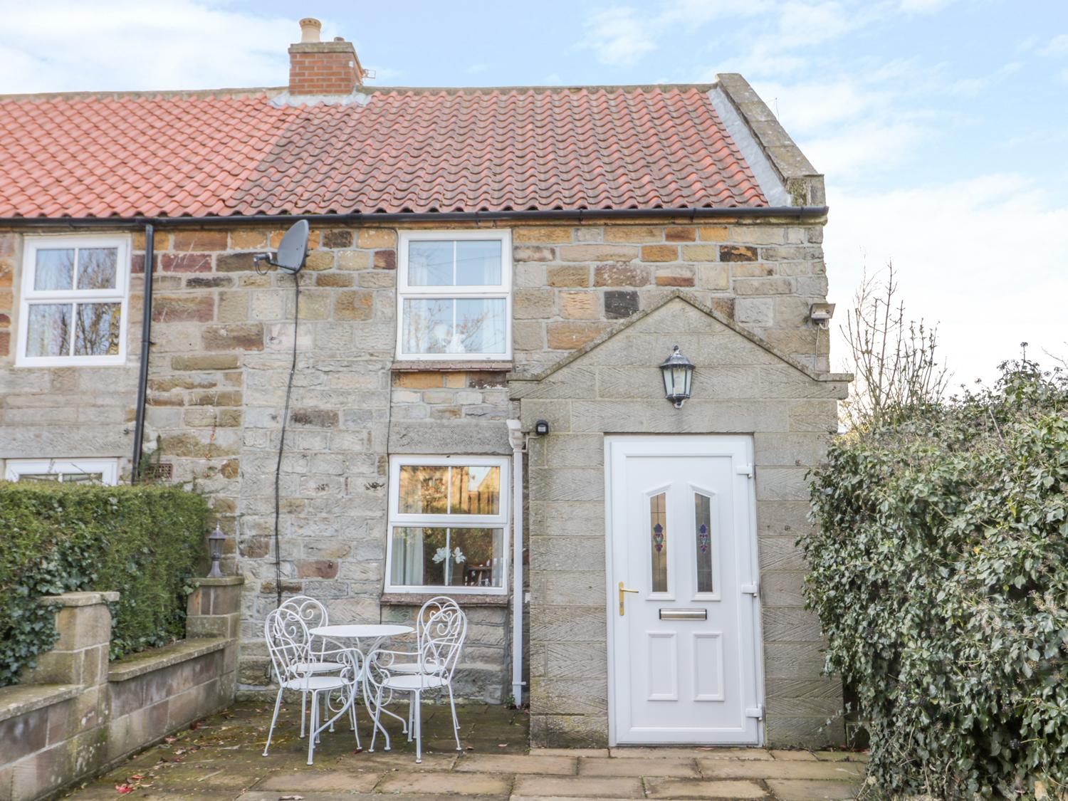 Holiday Cottage Reviews for Dove Cottage - Holiday Cottage in Whitby, North Yorkshire