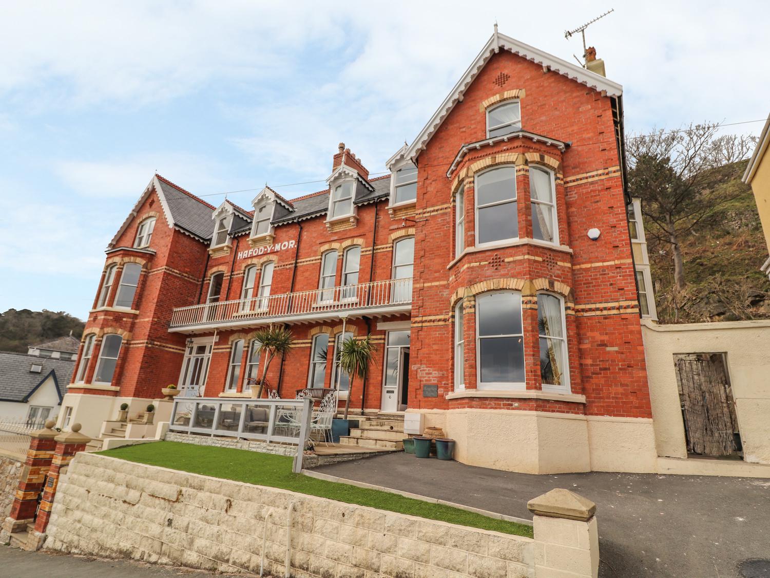 Holiday Cottage Reviews for Beaulieu House - Self Catering in Llandudno, Conwy